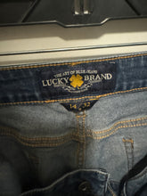 Load image into Gallery viewer, Men’s 32 Lucky Brand Jeans
