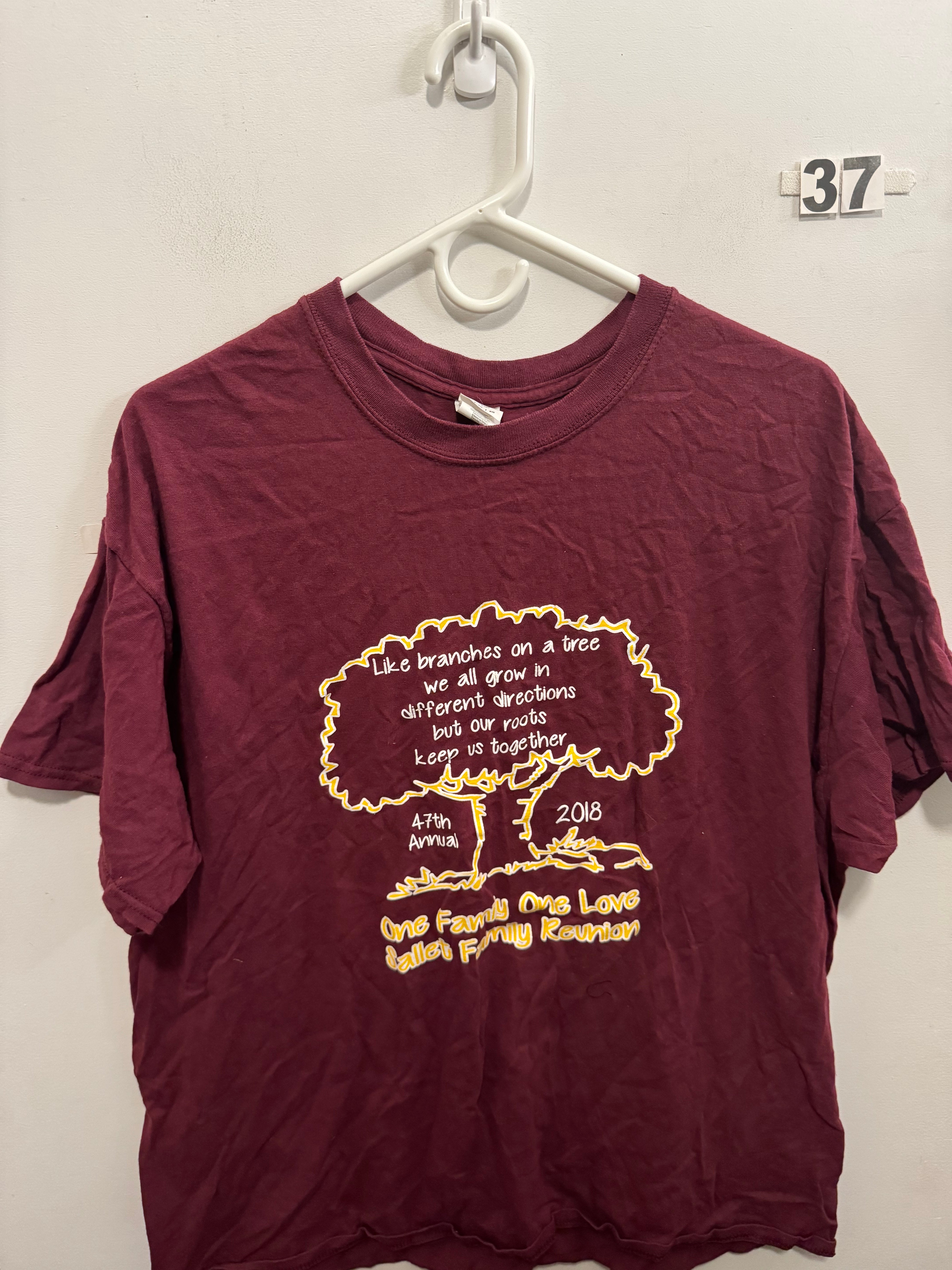 Men’s XL Gildan Shirt
