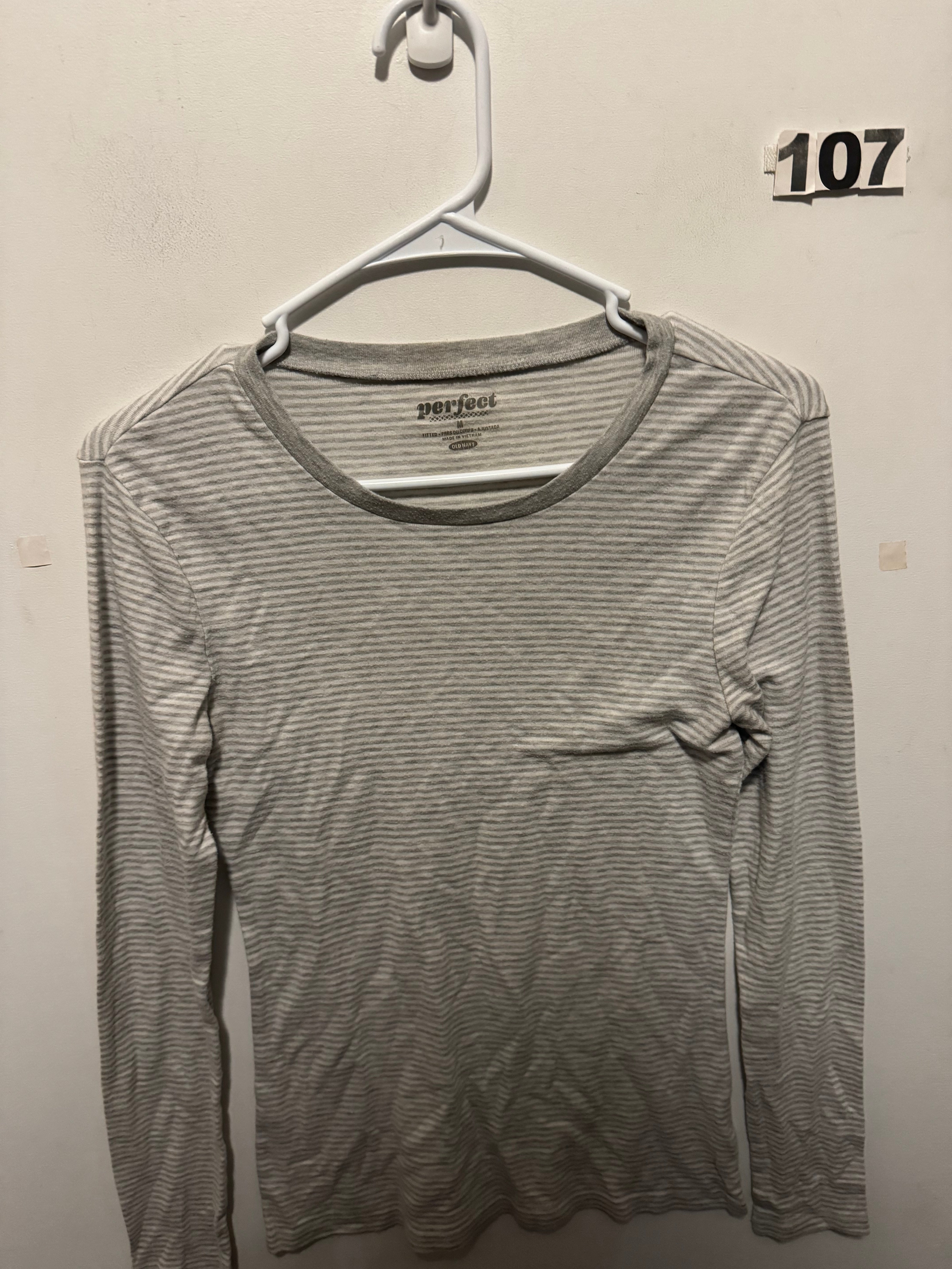 Woman’s M Old Navy Shirt