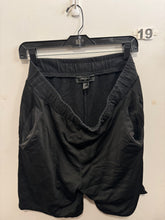 Load image into Gallery viewer, Men’s L Forever 21 Shorts

