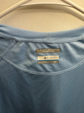 Load image into Gallery viewer, Men’s S Columbia Shirt

