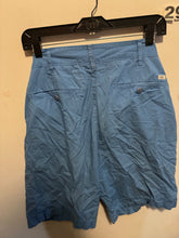 Load image into Gallery viewer, Men’s 32 Izod Shorts
