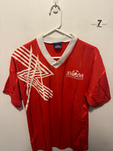 Load image into Gallery viewer, Men’s M Umbro Jersey
