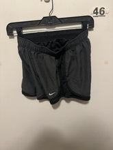 Load image into Gallery viewer, Women’s S Nike Shorts
