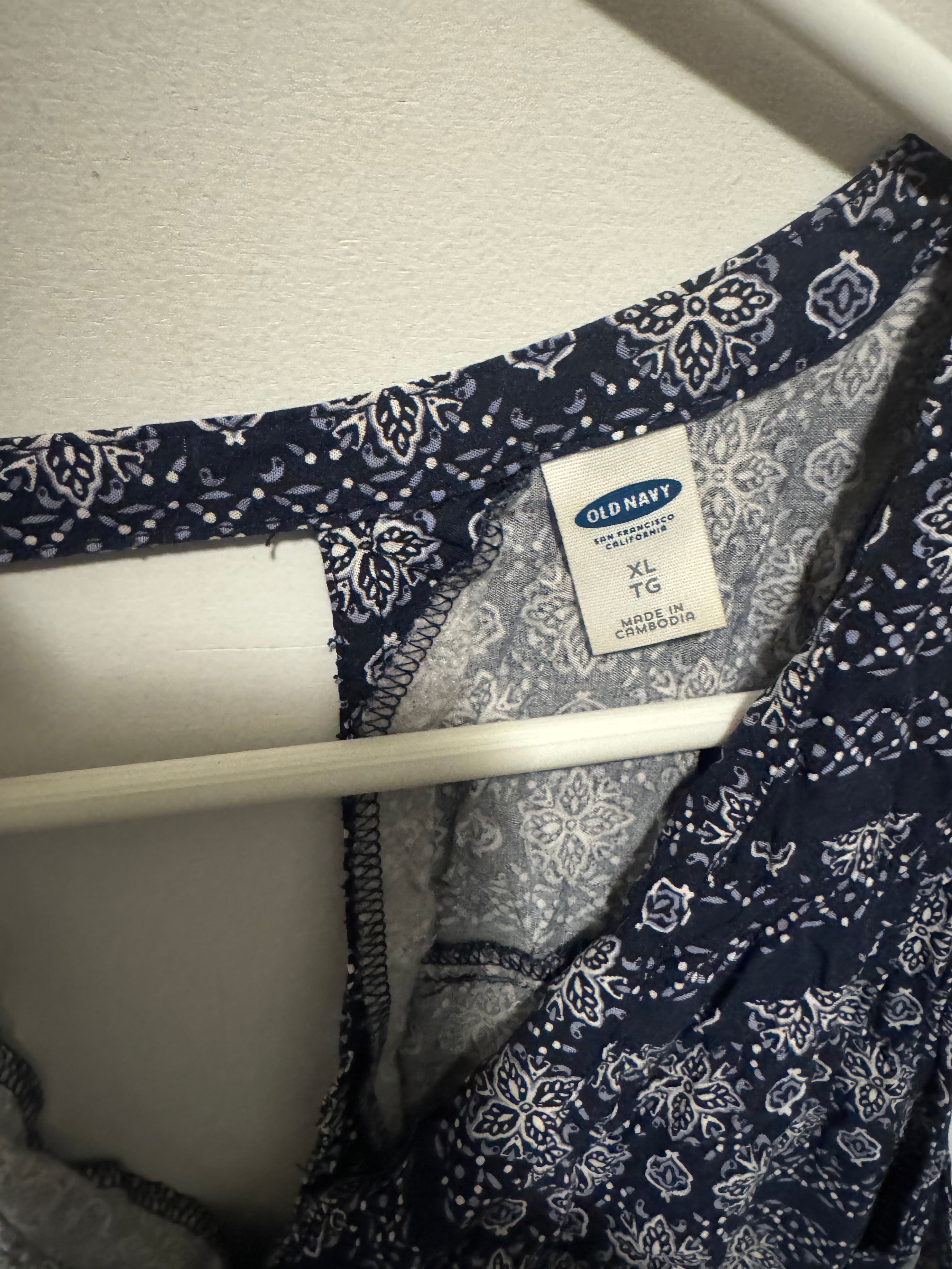 Woman’s XL Old Navy Shirt