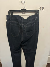 Load image into Gallery viewer, Women’s 12 Lee Jeans
