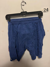 Load image into Gallery viewer, Boys L Aero Shorts
