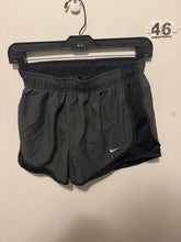 Load image into Gallery viewer, Women’s S Nike Shorts
