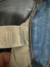 Load image into Gallery viewer, Women’s 12 Old Navy Jeans
