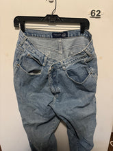 Load image into Gallery viewer, Women’s 20 Venezia Jeans
