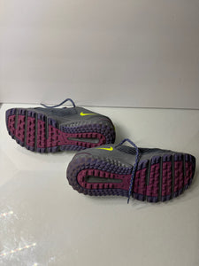 Women’s 8.5 Nike Shoes