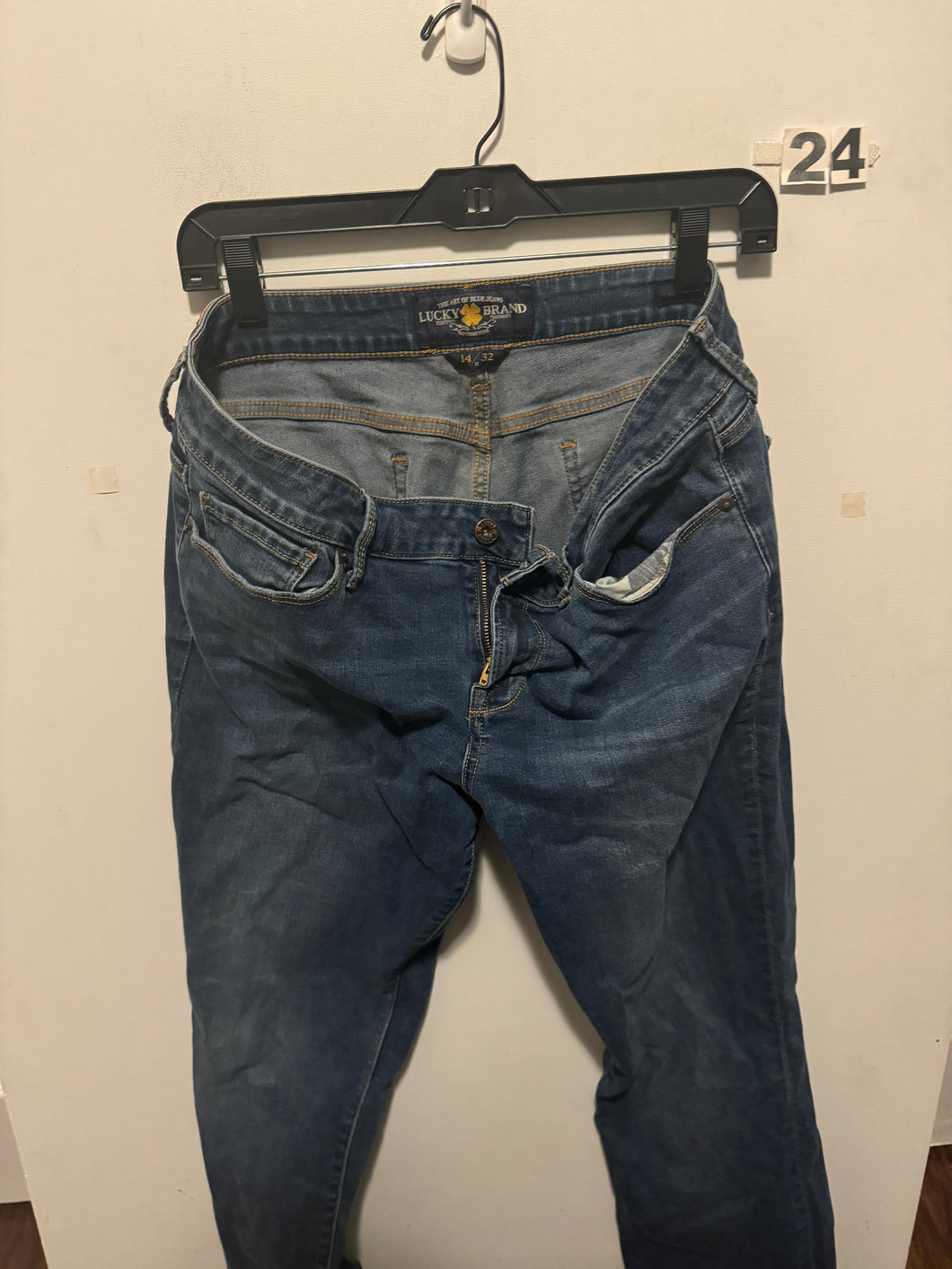 Men’s 32 Lucky Brand Jeans