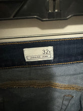 Load image into Gallery viewer, Women’s 32 Legging Jeans
