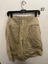 Load image into Gallery viewer, Men’s 34 Izod Shorts
