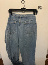 Load image into Gallery viewer, Women’s 20 Venezia Jeans
