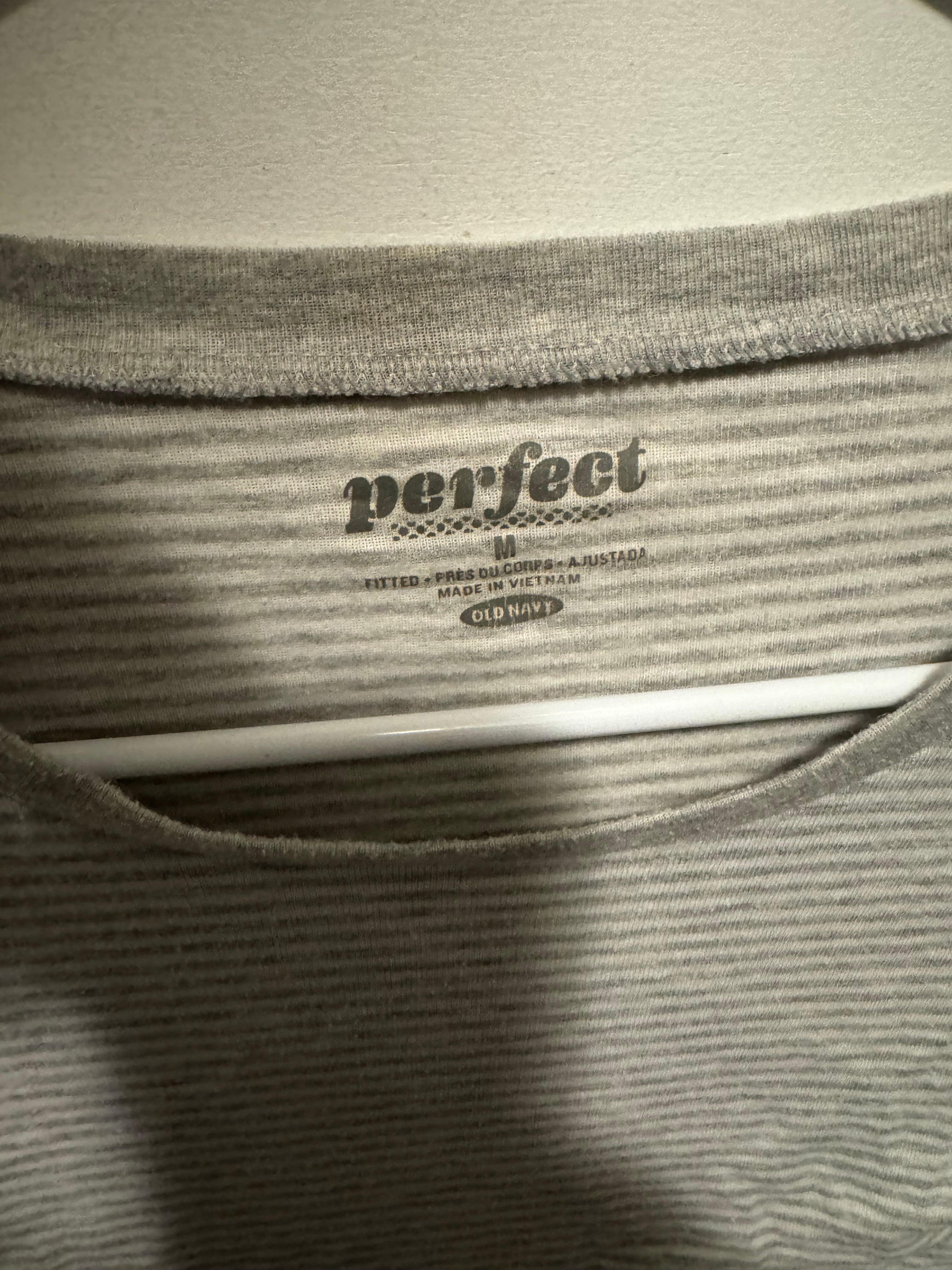 Woman’s M Old Navy Shirt