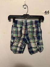 Load image into Gallery viewer, Boys 7 Gymboree Shorts

