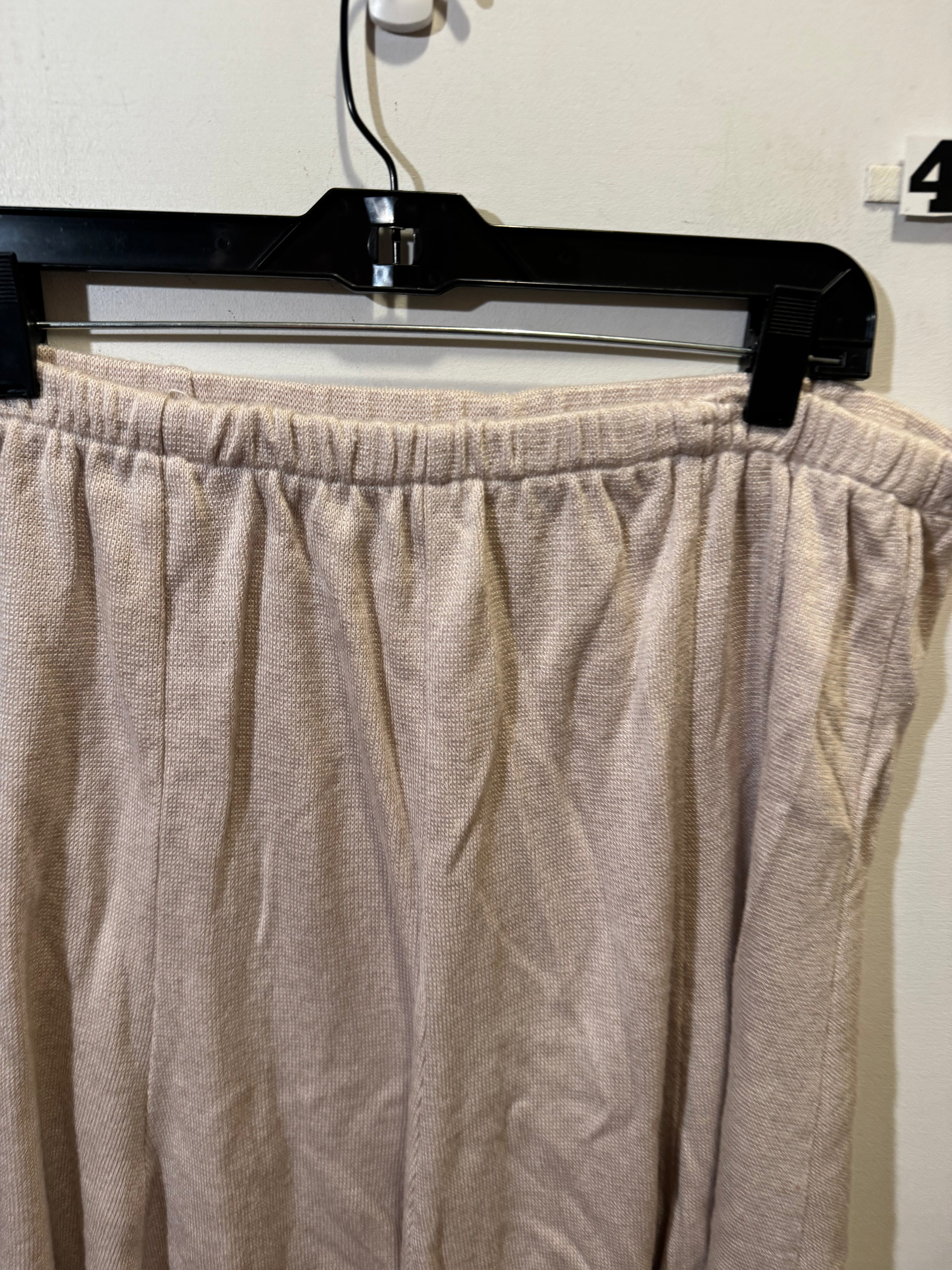 Women’s L/XL Pink Skirt