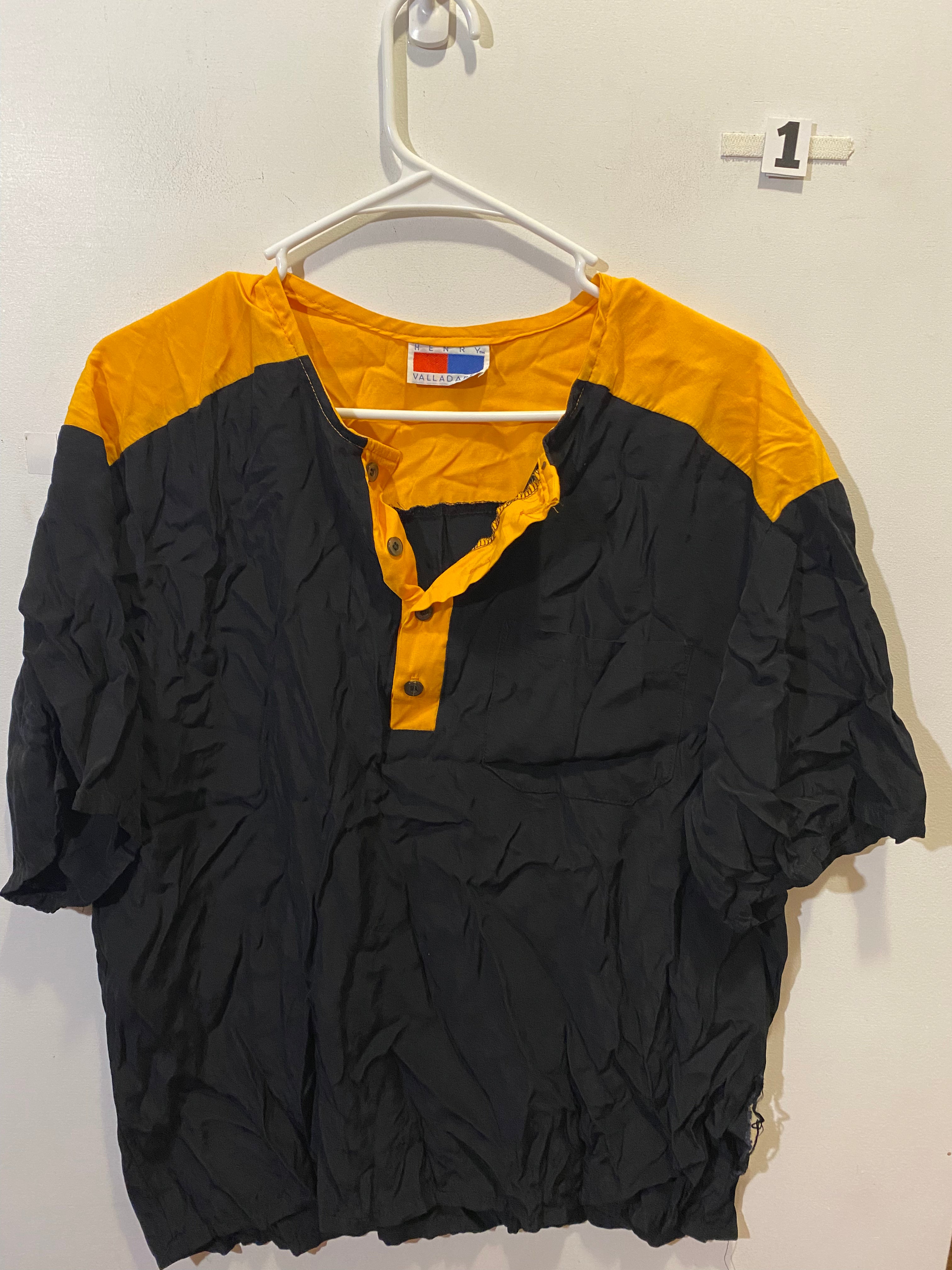 Men’s M/L Henry Shirt