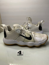 Load image into Gallery viewer, Shoes Size 11 Nike
