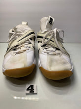 Load image into Gallery viewer, Shoes Size 11 Nike
