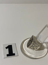 Load image into Gallery viewer, Silver Tone Ring
