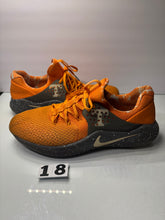 Load image into Gallery viewer, Shoes Size 12 1/2
