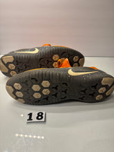 Load image into Gallery viewer, Shoes Size 12 1/2
