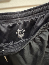 Load image into Gallery viewer, Men’s L Nike Shorts
