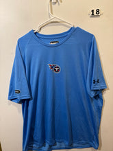 Load image into Gallery viewer, Men’s XL Under Armour Shirt
