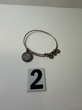 Load image into Gallery viewer, Chrome Flower Charm Bracelet
