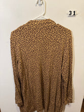 Load image into Gallery viewer, Women’s L Demading Jacket

