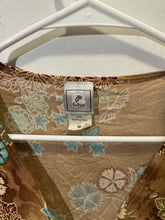 Load image into Gallery viewer, Women’s M Finesse Shirt
