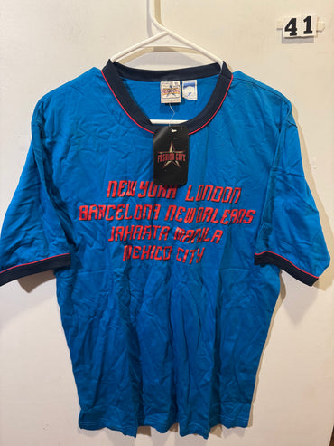 Men’s XL Fashion Cafe Shirt