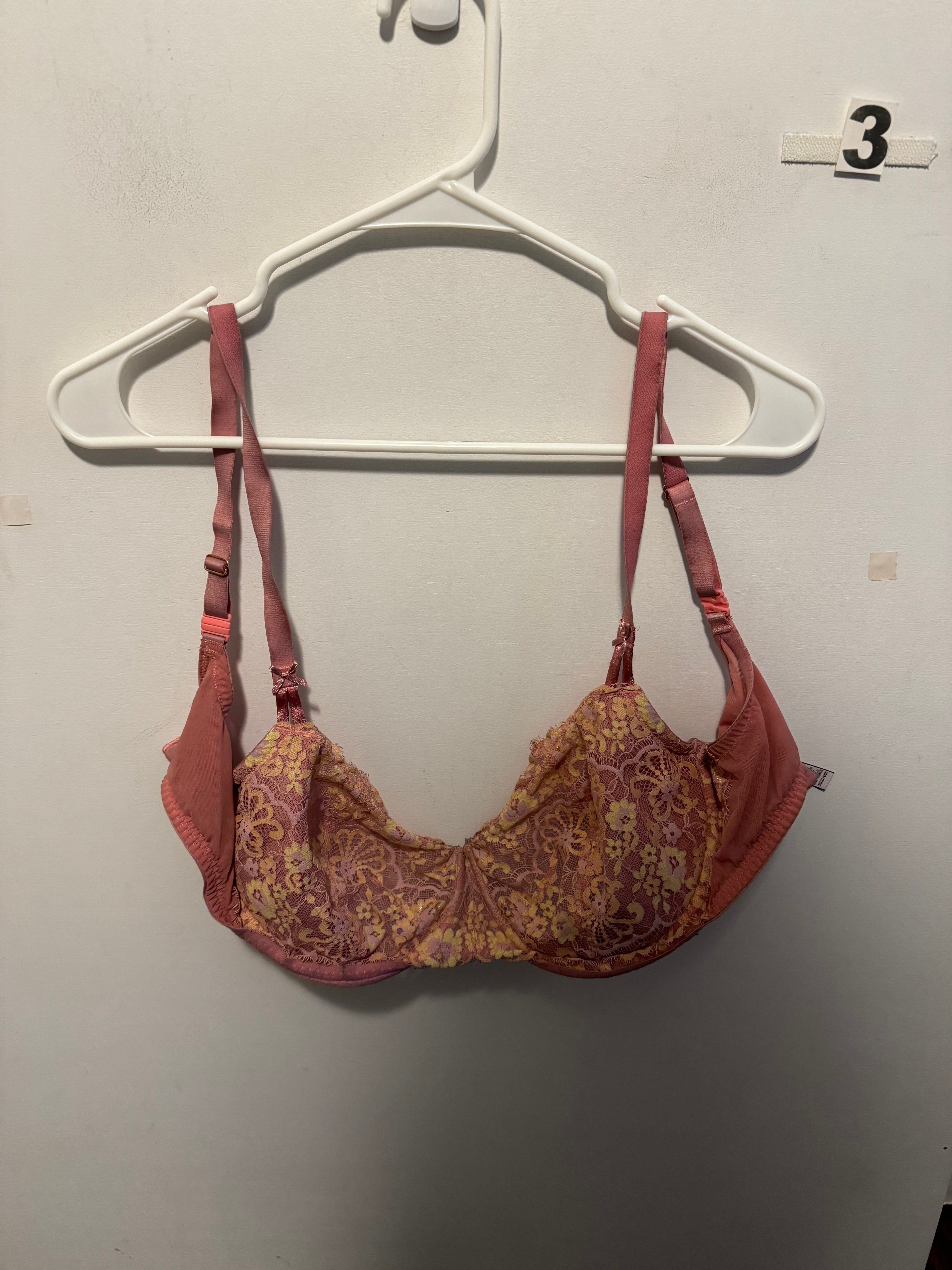 Women’s 38DD Victorias Secret Bra