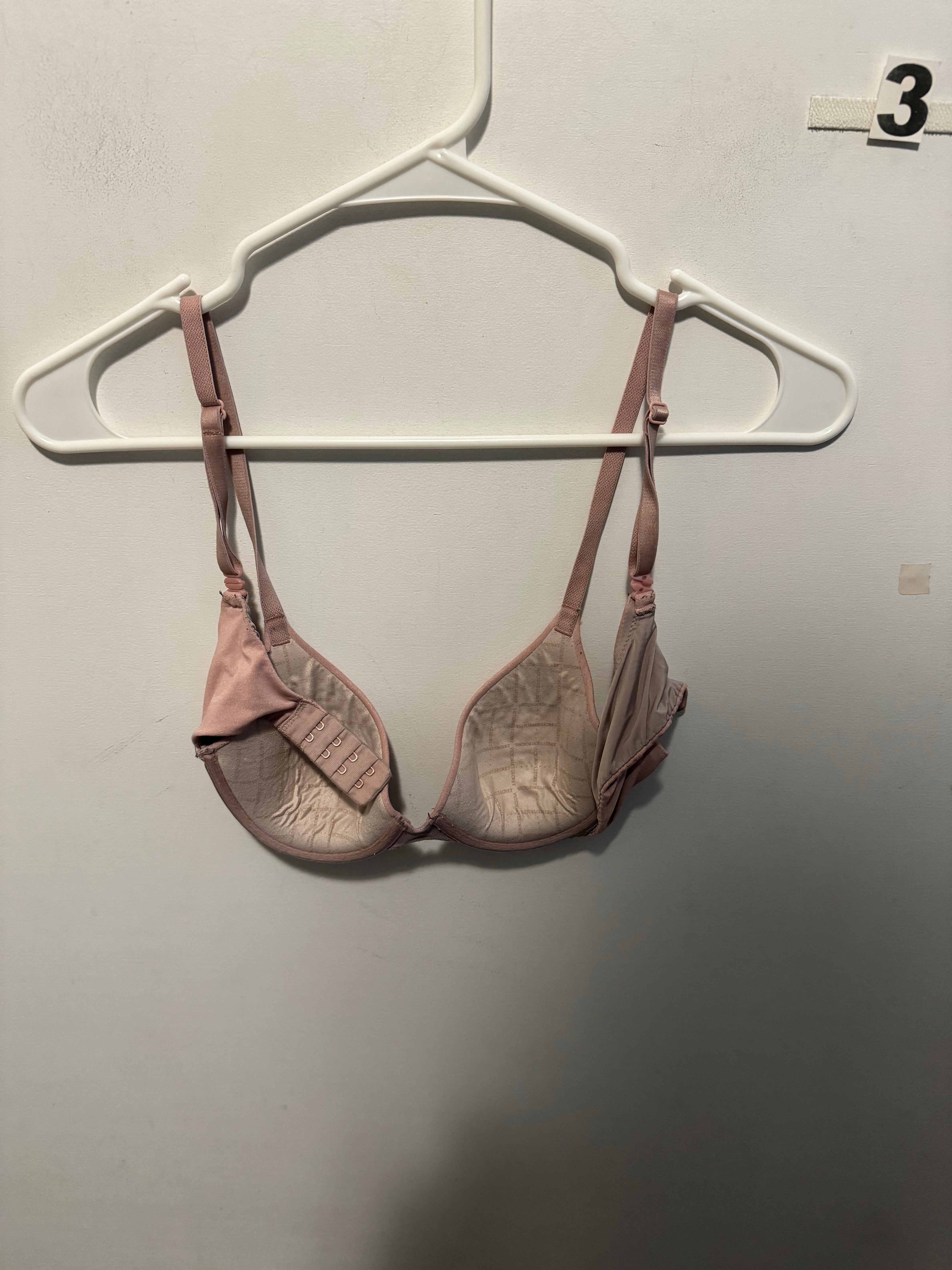 Women’s 32A Victorias Secret Bra