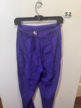 Load image into Gallery viewer, Women’s 10 Purple Pants
