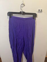 Load image into Gallery viewer, Women’s 10 Purple Pants
