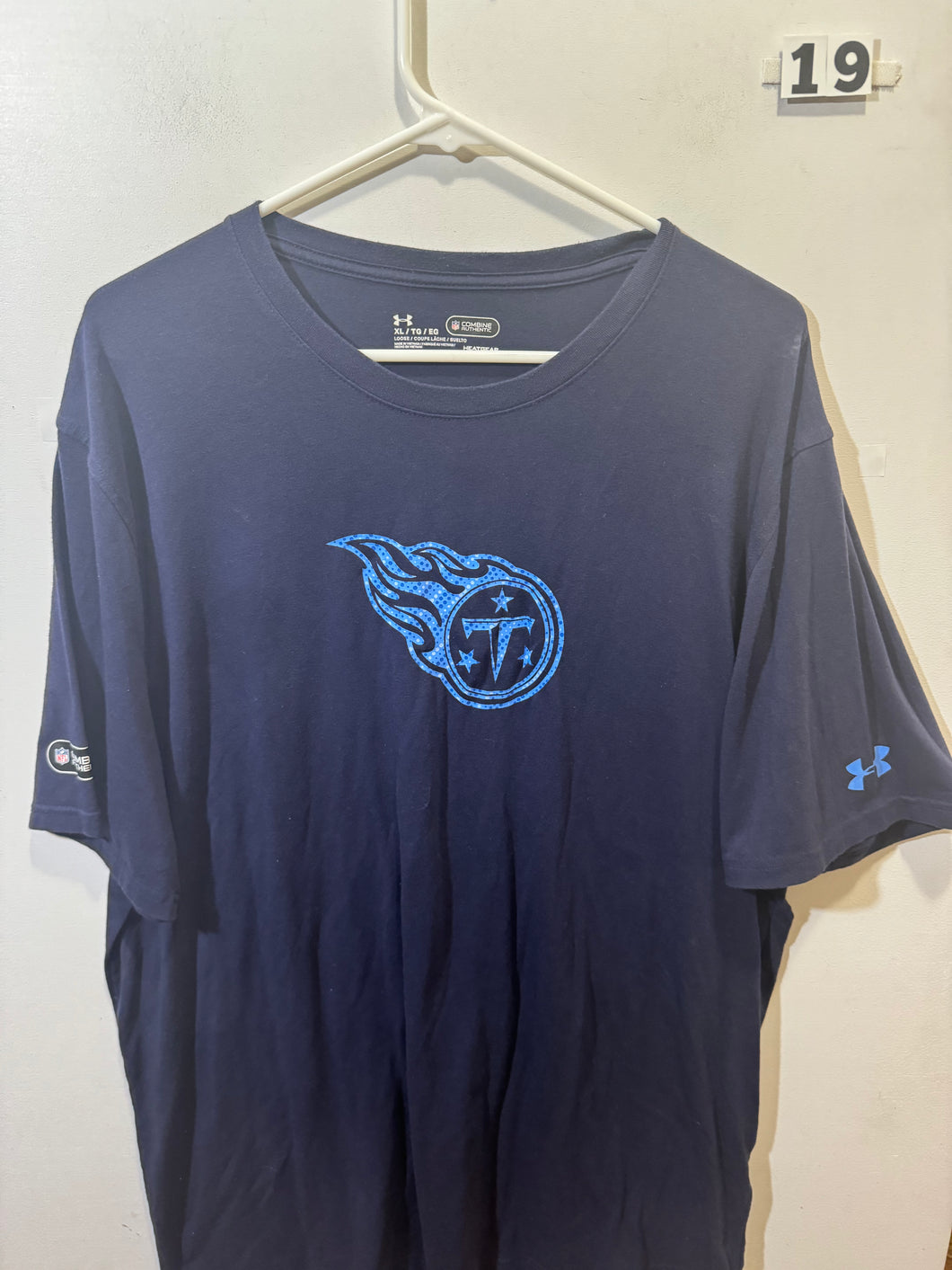 Men’s XL Under Armour Shirt
