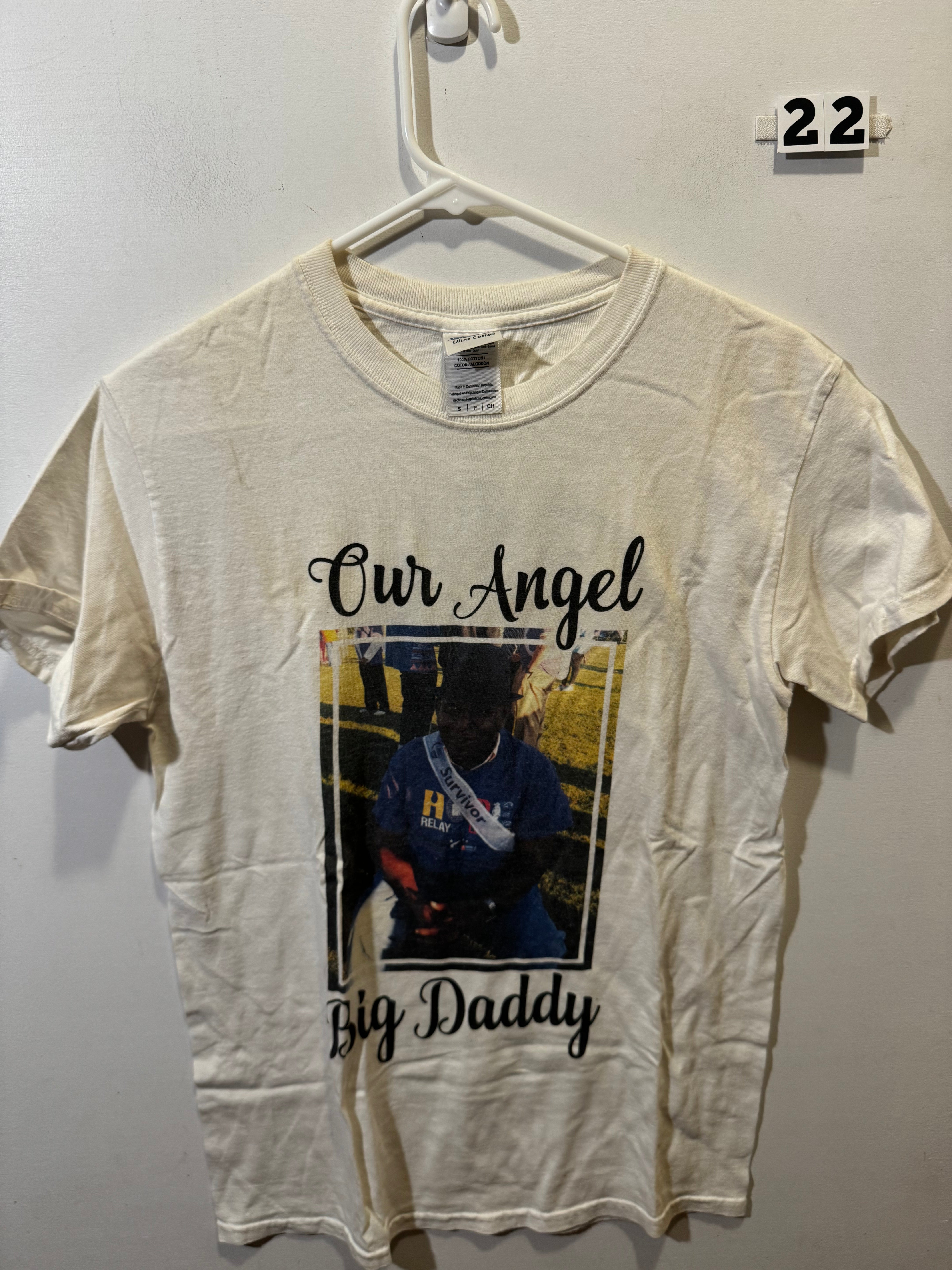 Men’s S Gildan Shirt