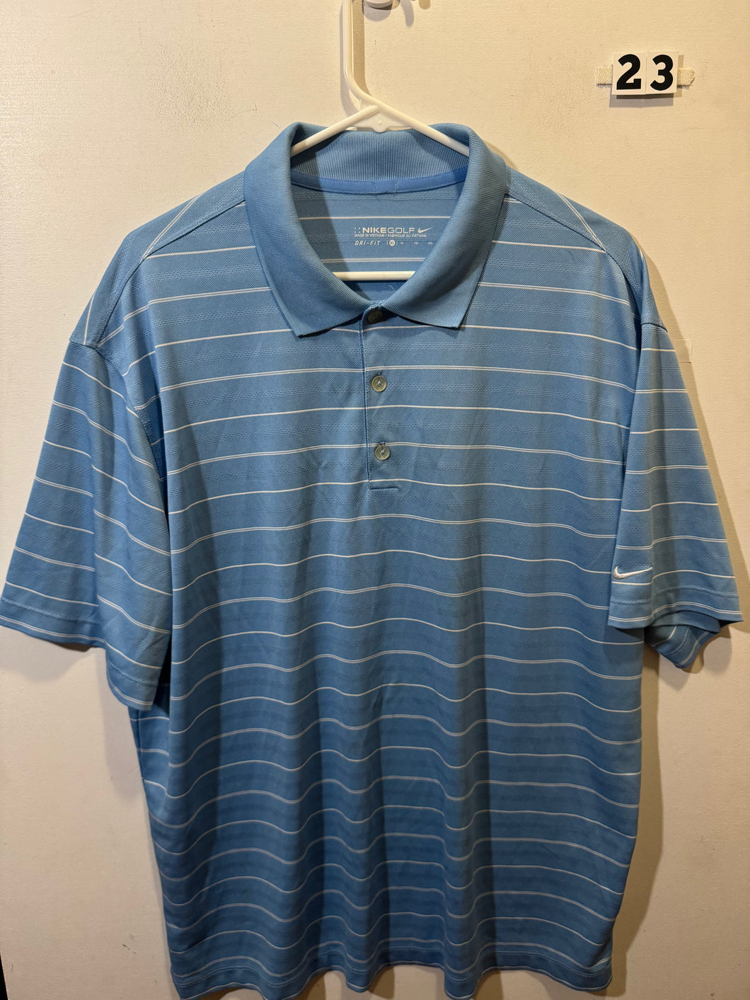 Men’s XL Nike Shirt