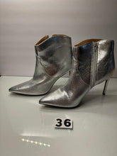 Load image into Gallery viewer, Chrome Heels / Shoes Size 10
