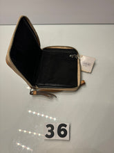 Load image into Gallery viewer, Black * As Is * Wallet
