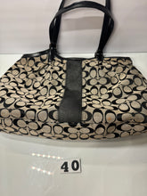 Load image into Gallery viewer, Black * As Is * Purse
