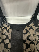 Load image into Gallery viewer, Black * As Is * Purse
