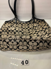 Load image into Gallery viewer, Black * As Is * Purse

