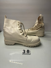 Load image into Gallery viewer, White Boots / Size 10 Shoes
