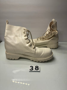 White Boots / Size 10 Shoes