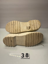 Load image into Gallery viewer, White Boots / Size 10 Shoes
