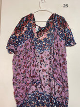 Load image into Gallery viewer, Women’s S Time &amp; Tru Shirt
